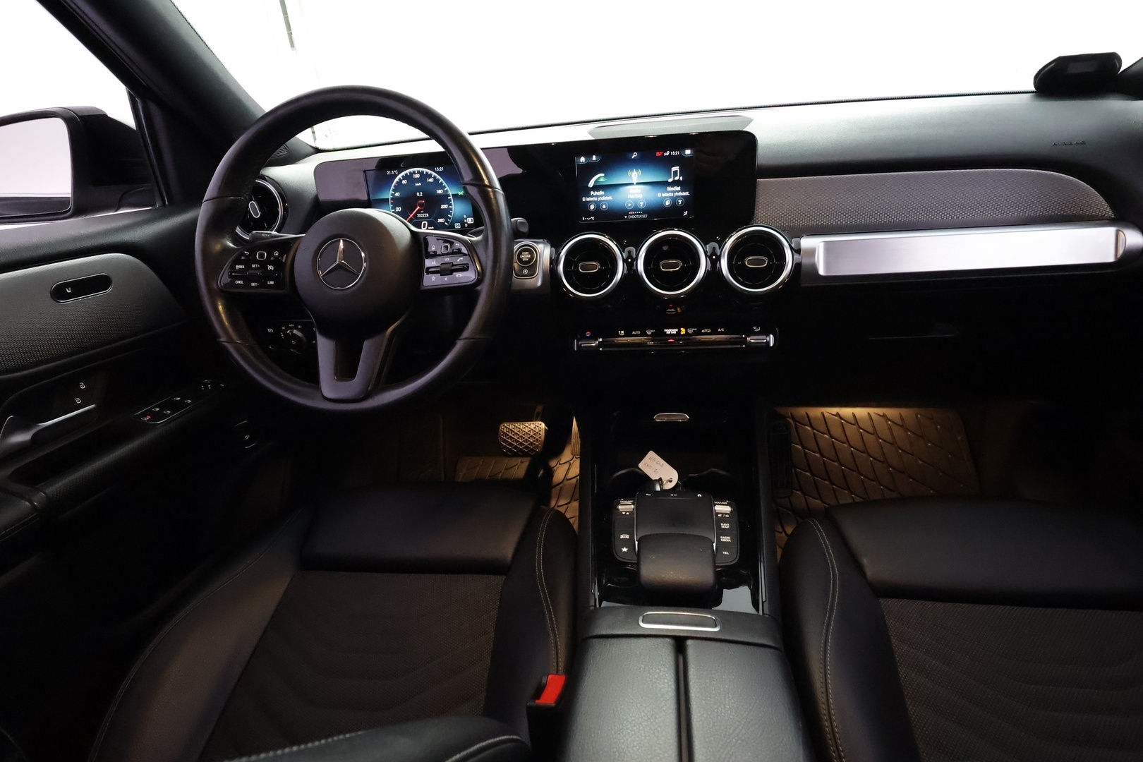 MERCEDES-BENZ GLB 2021