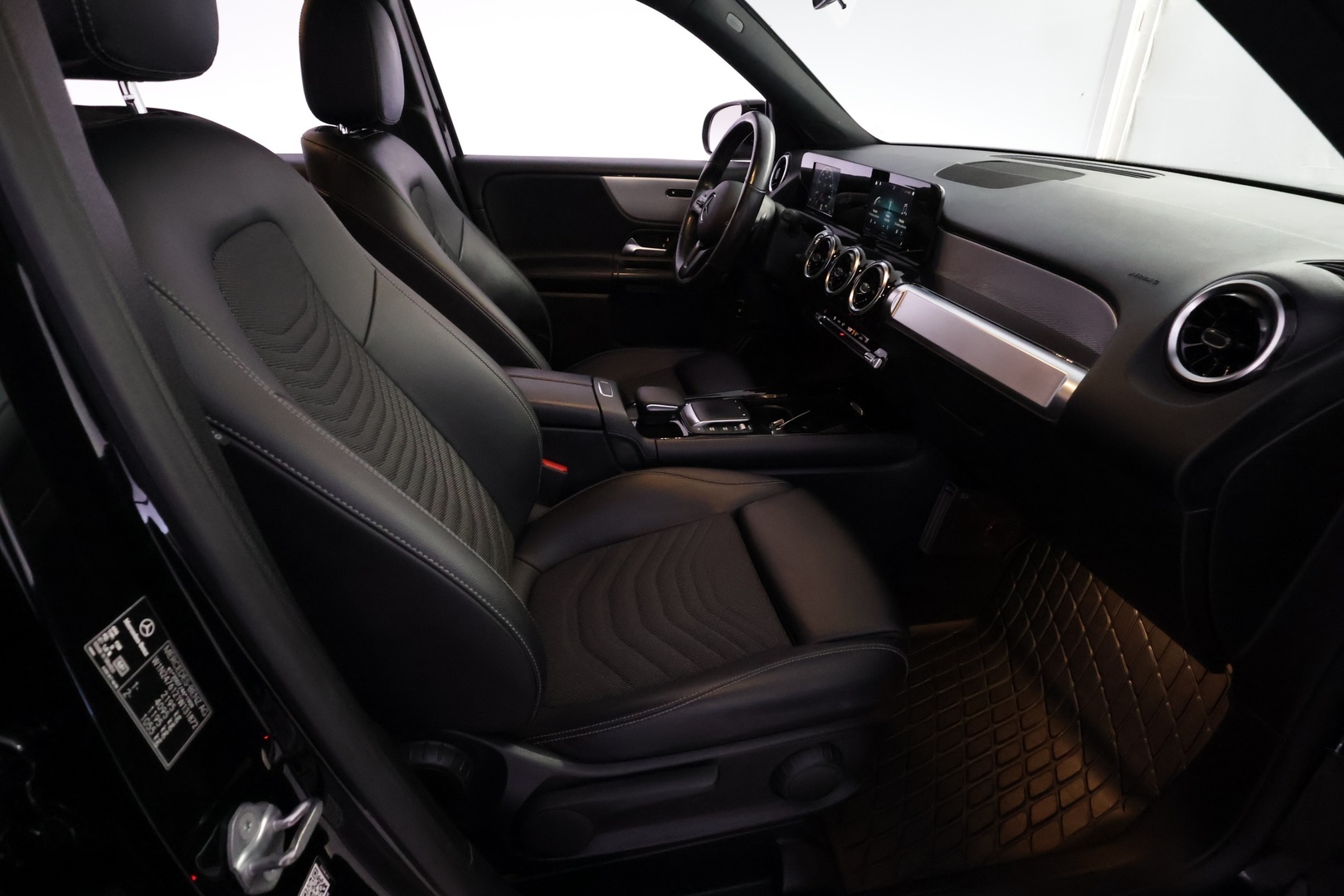 MERCEDES-BENZ GLB 2021