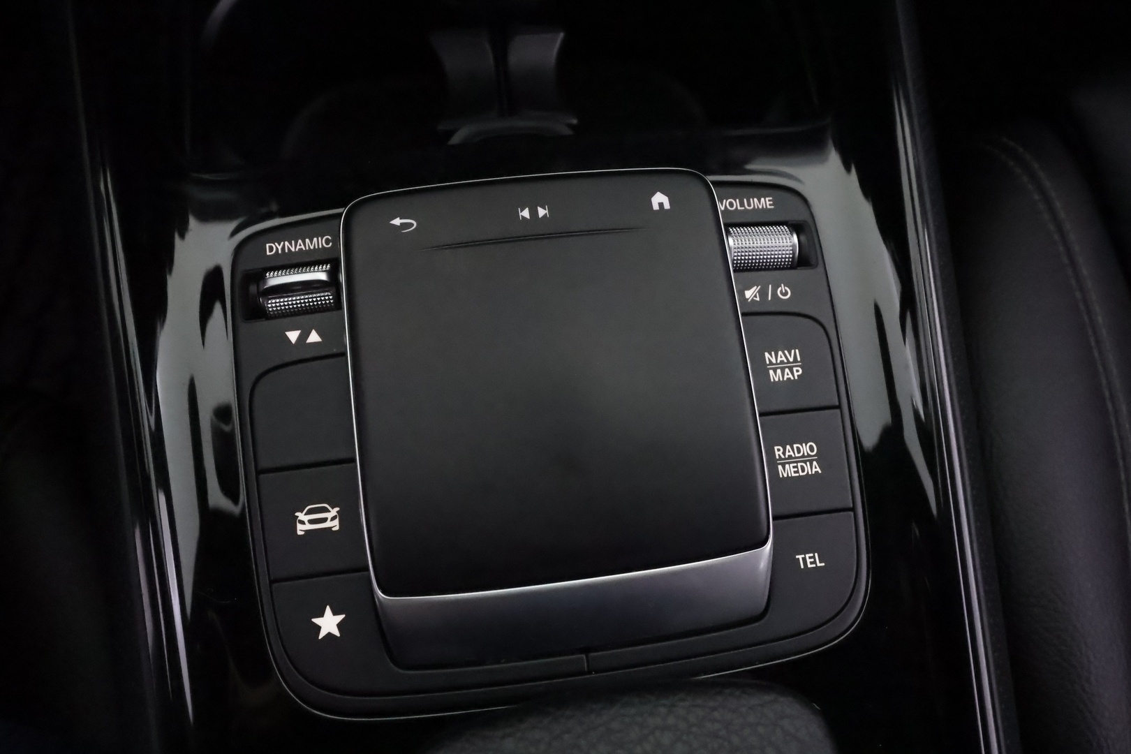 MERCEDES-BENZ GLB 2021