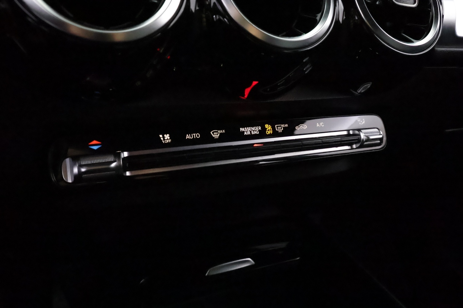 MERCEDES-BENZ GLB 2021