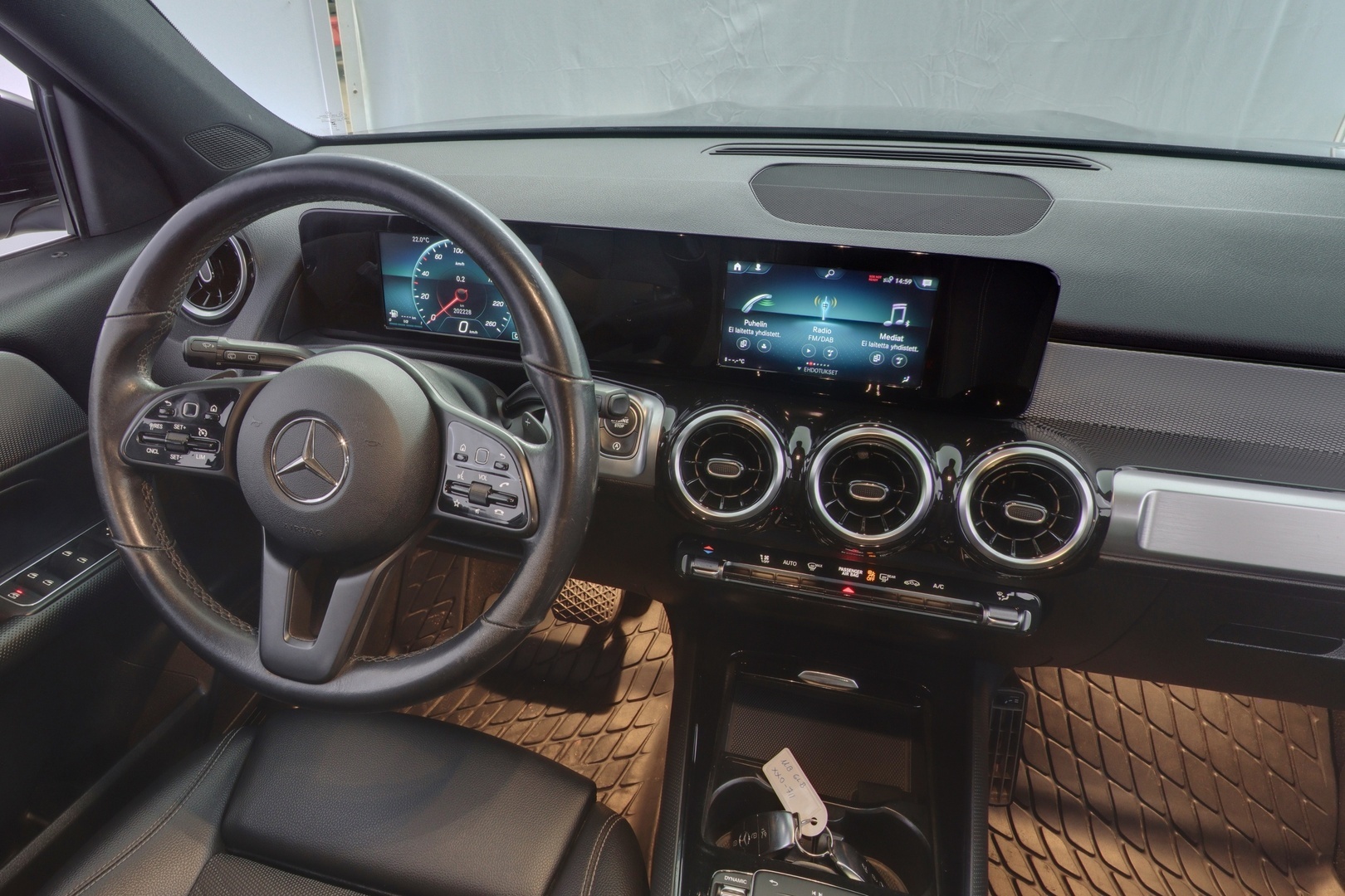 MERCEDES-BENZ GLB 2021