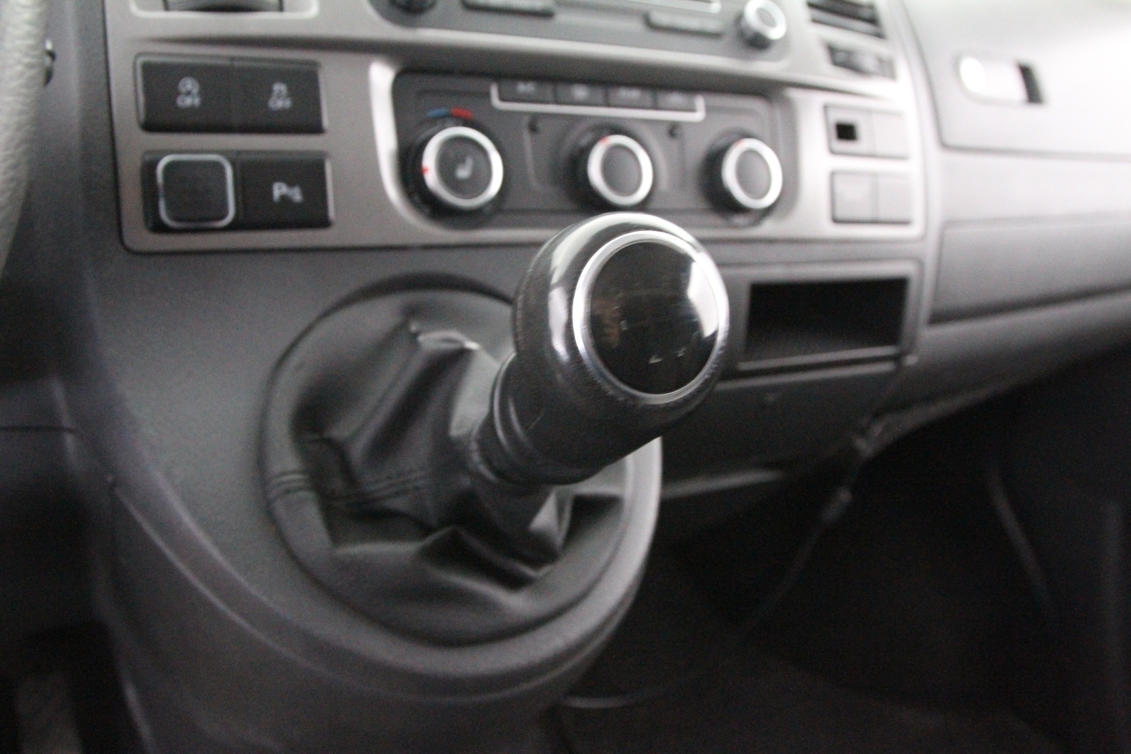 VOLKSWAGEN Caravelle 2014