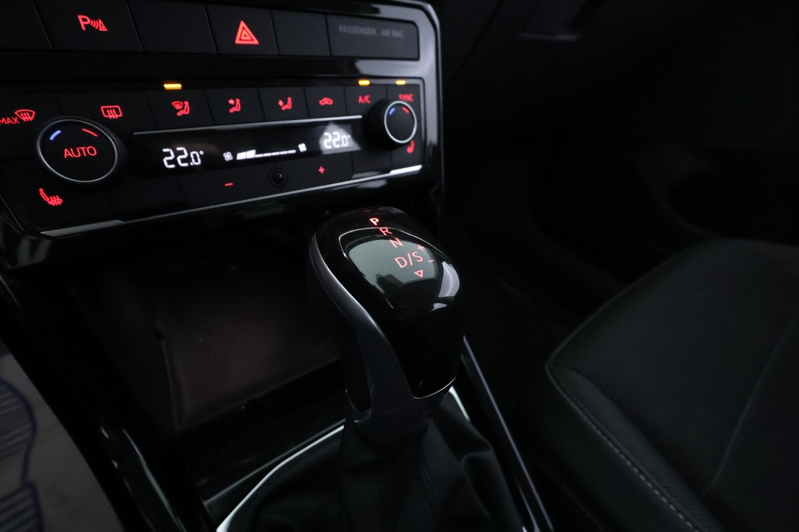 VOLKSWAGEN T-Cross 2019