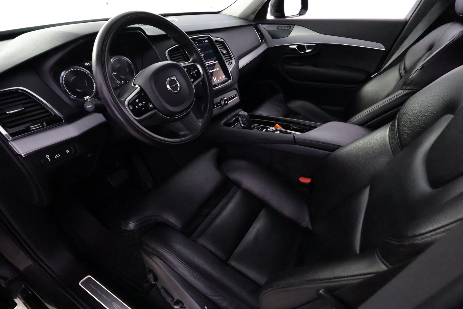 VOLVO XC90 2021