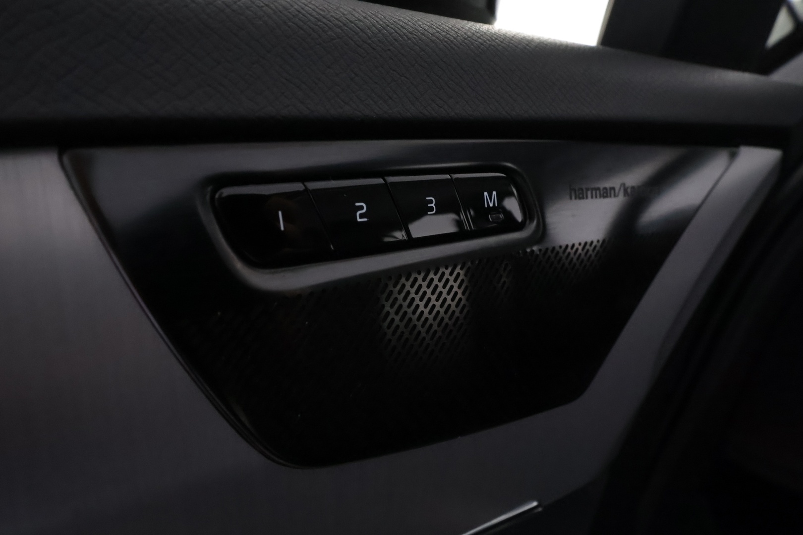 VOLVO XC90 2021