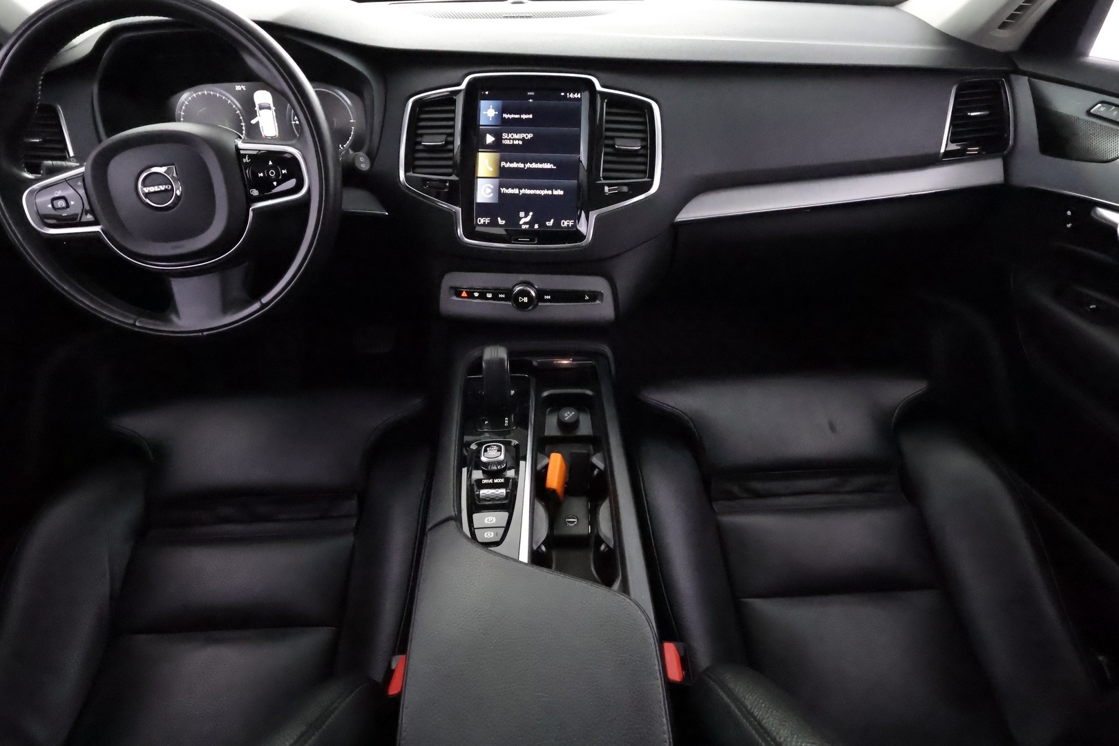 VOLVO XC90 2021