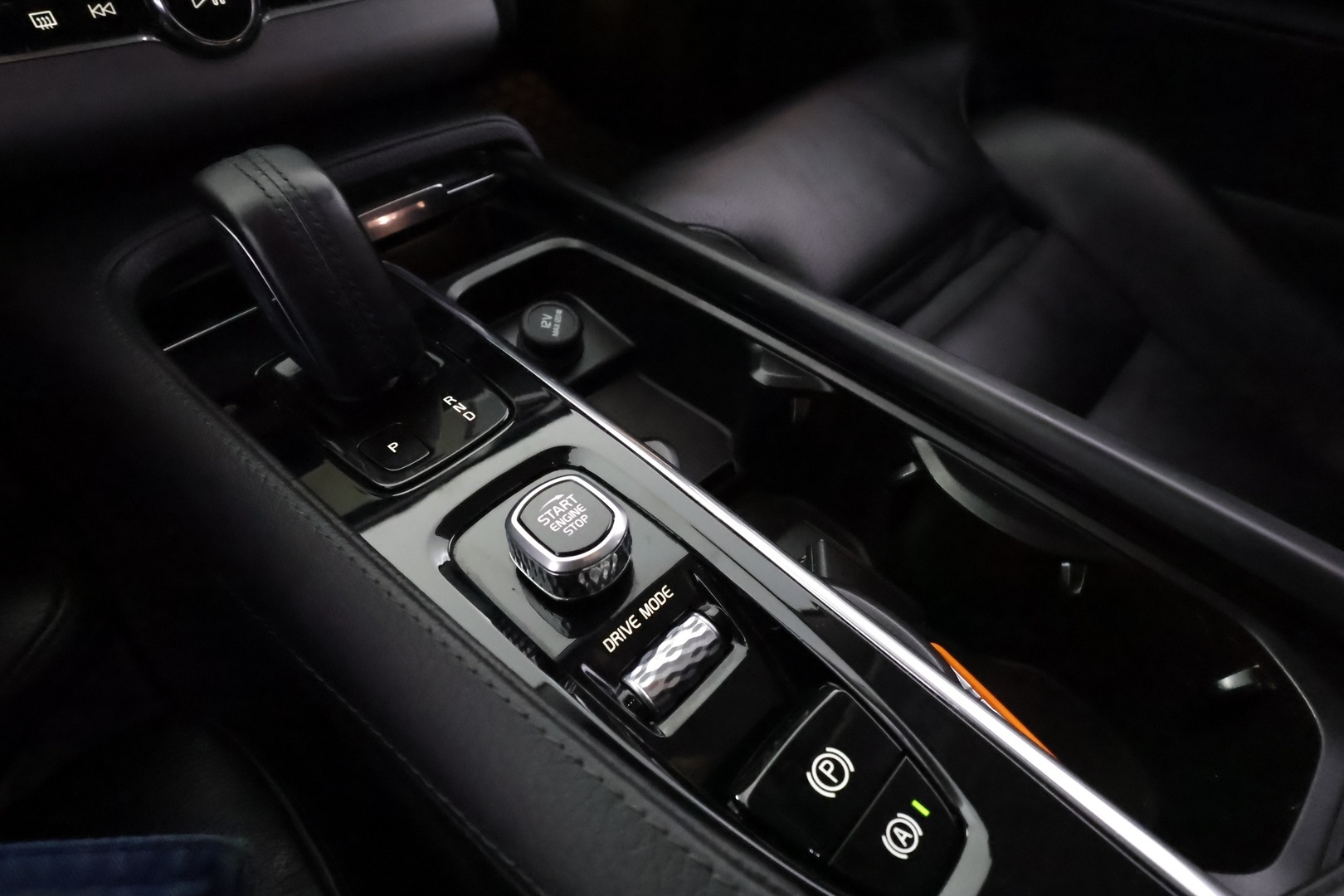 VOLVO XC90 2021