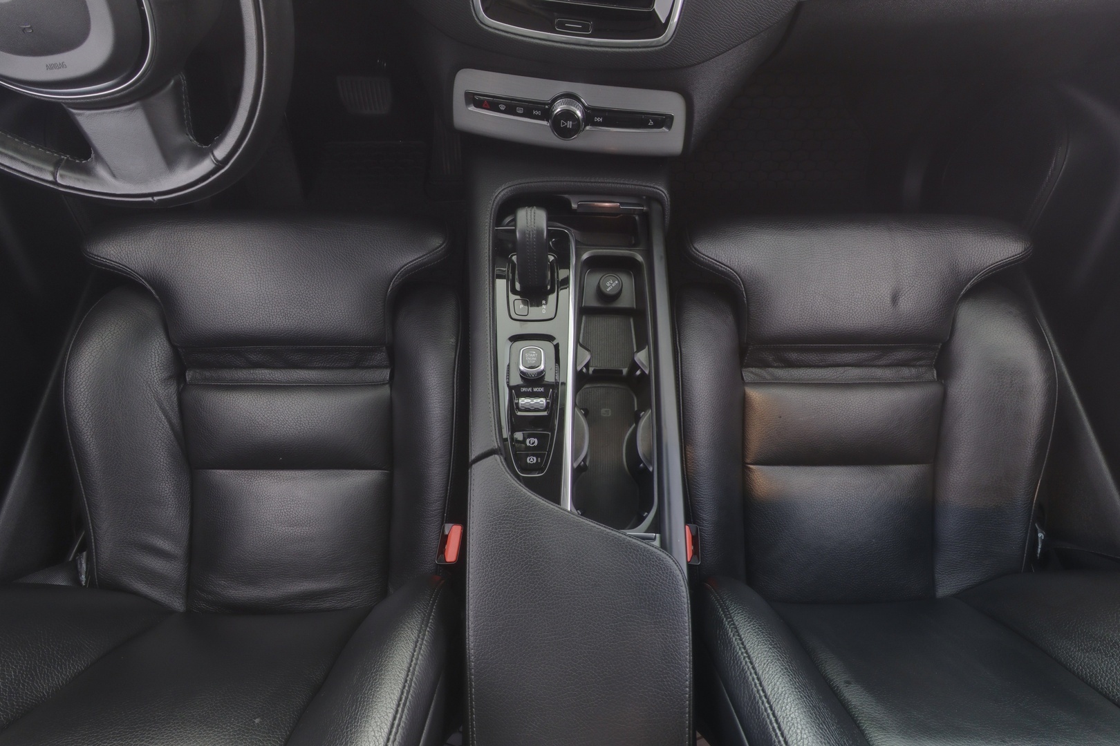 VOLVO XC90 2021