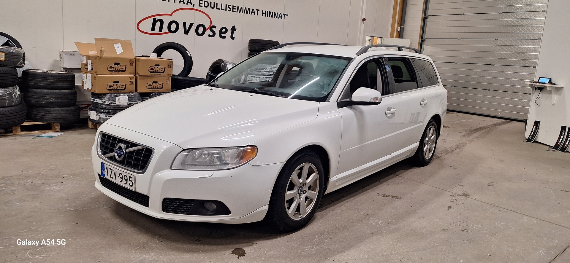 VOLVO V70 2011