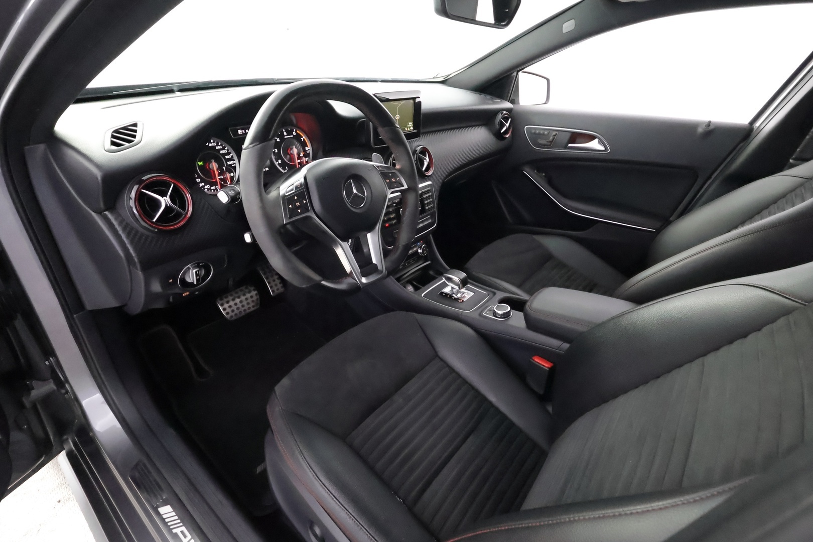 MERCEDES-BENZ A 45 AMG 2014