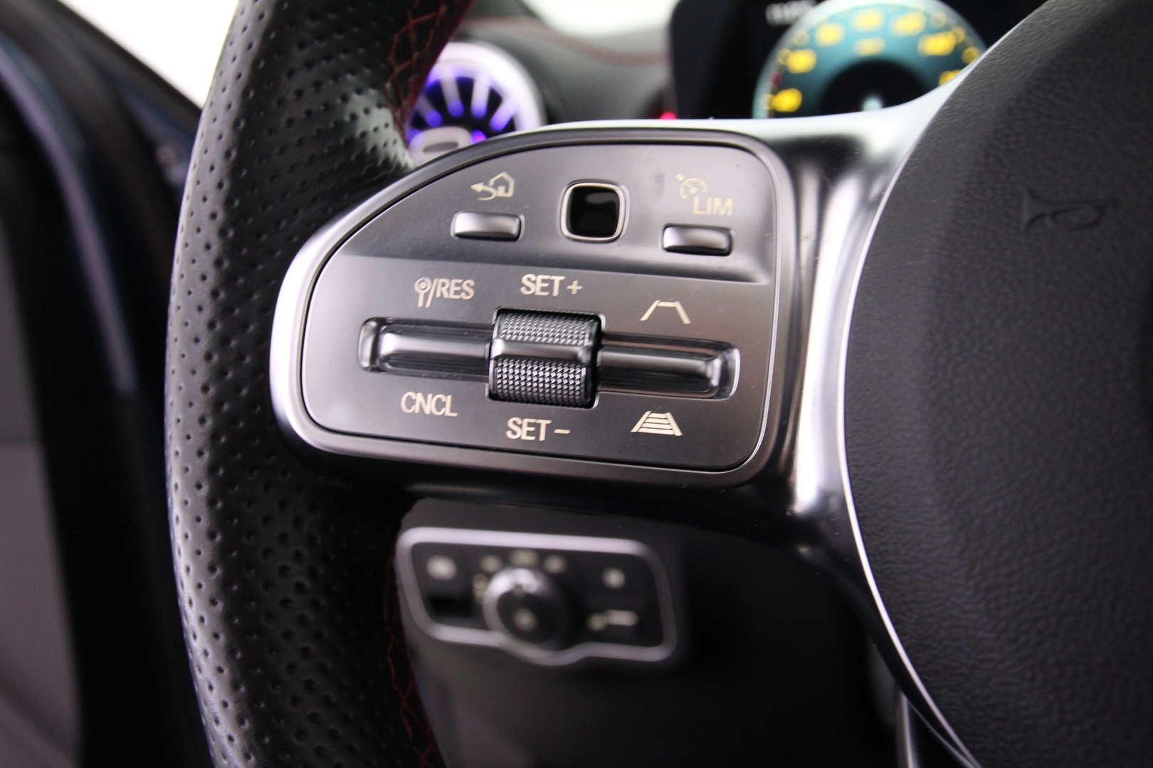MERCEDES-BENZ EQB 17