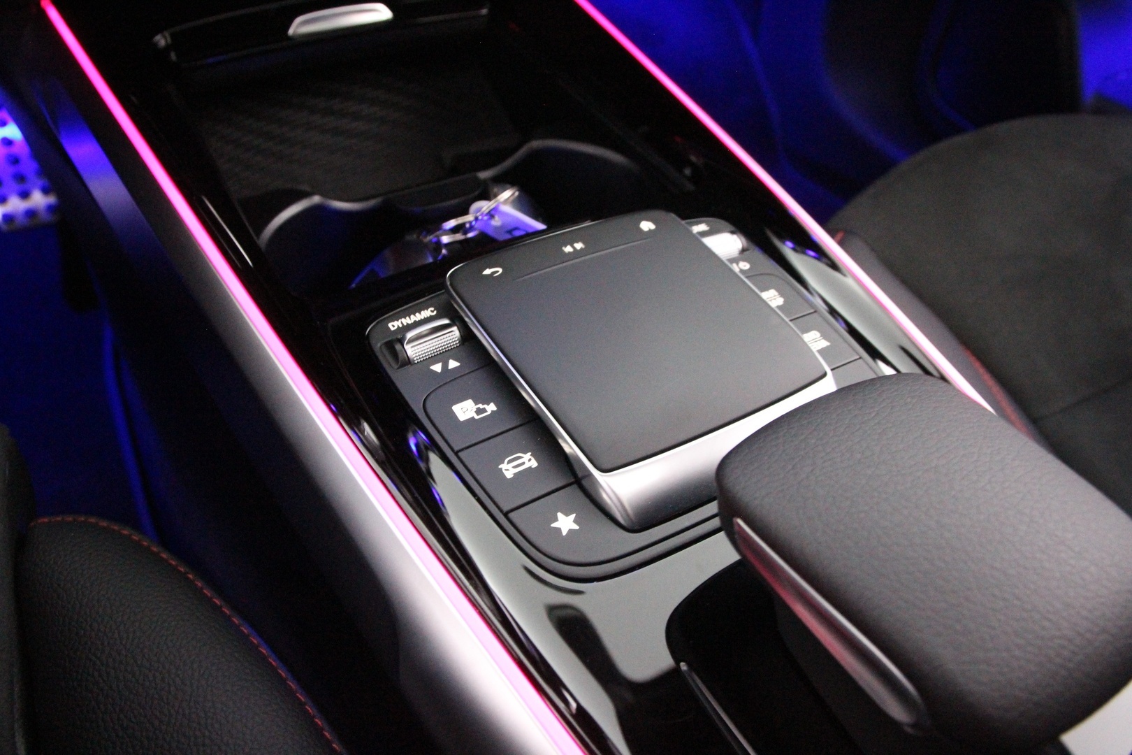 MERCEDES-BENZ EQB 19