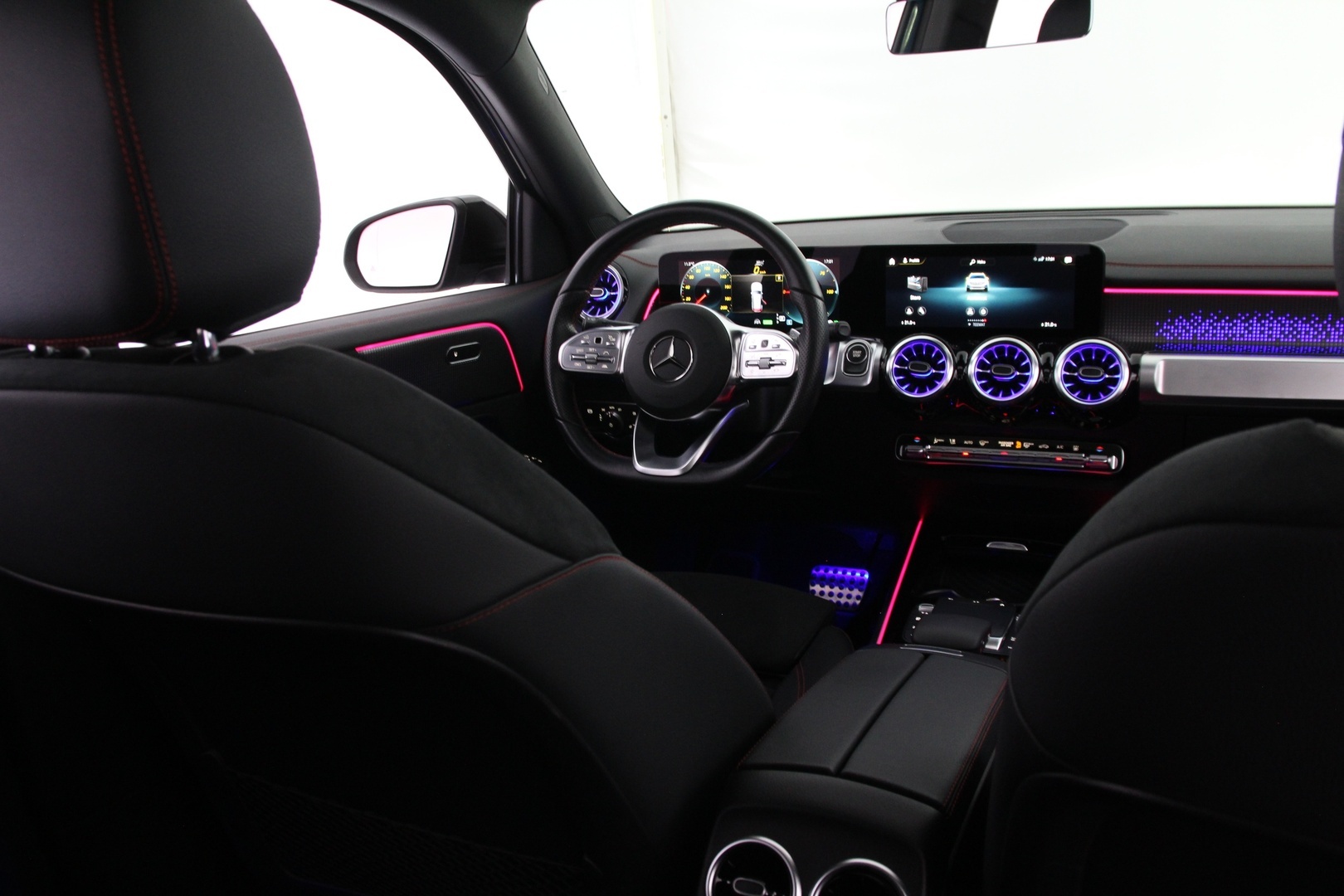 MERCEDES-BENZ EQB 33