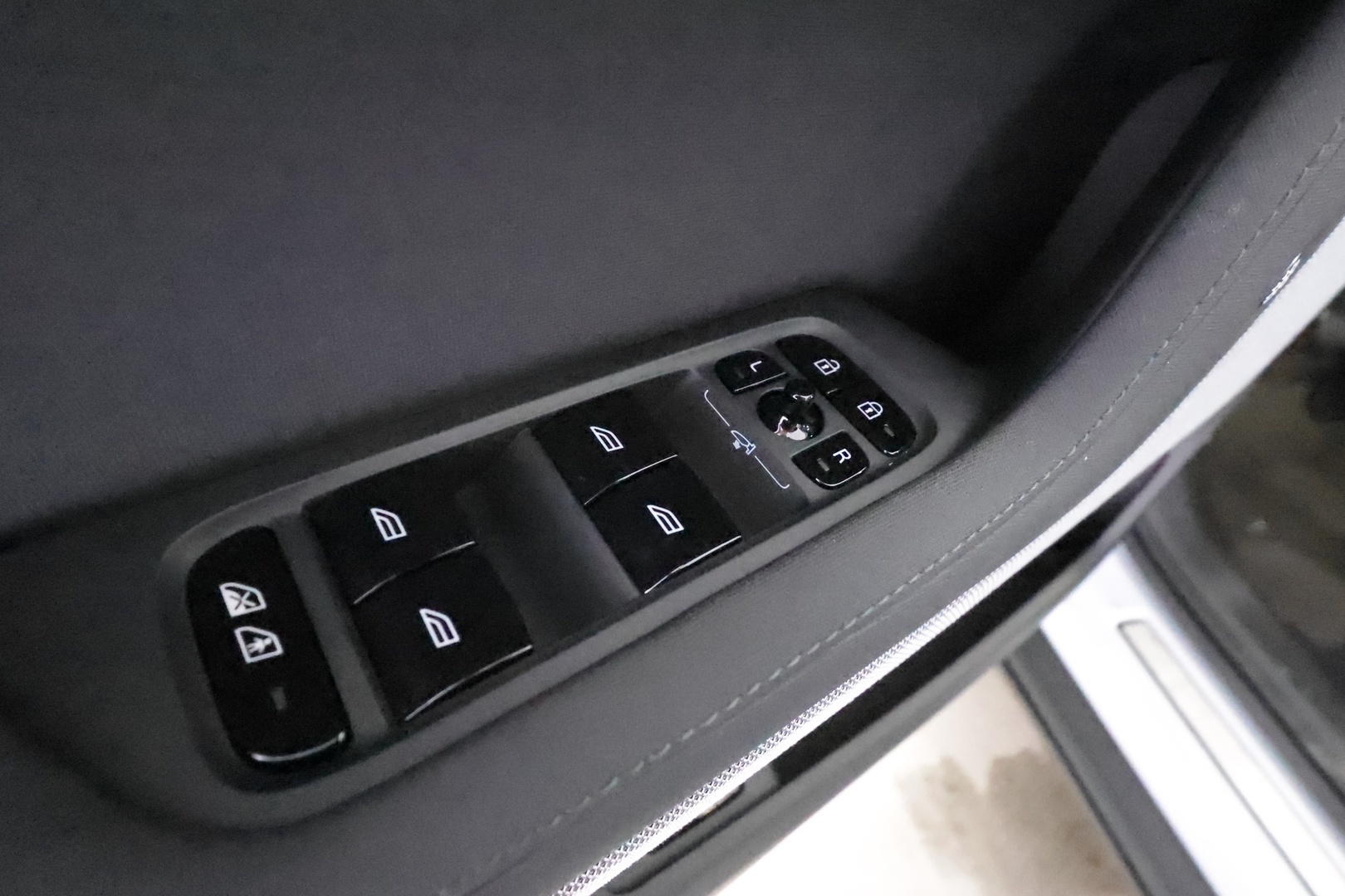 POLESTAR 2 2024