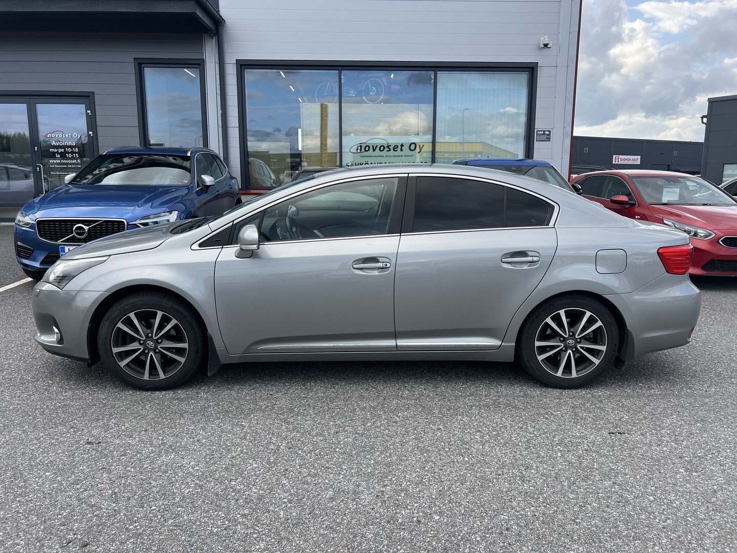 TOYOTA Avensis 2013