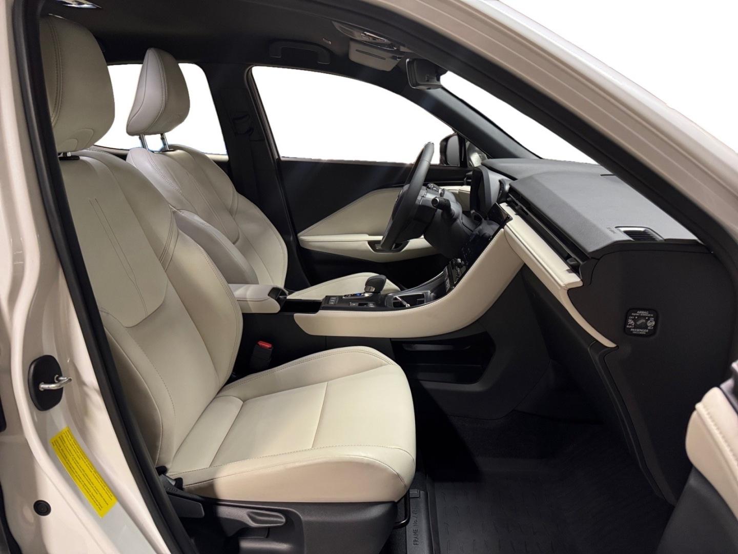 LEXUS LBX 10