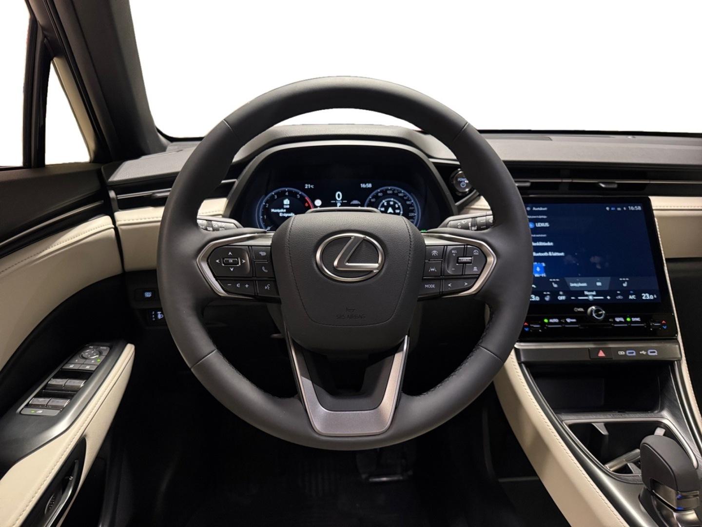 LEXUS LBX 14
