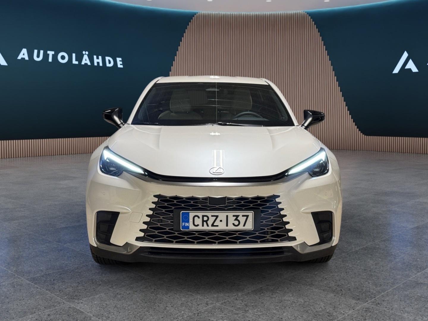 LEXUS LBX 6