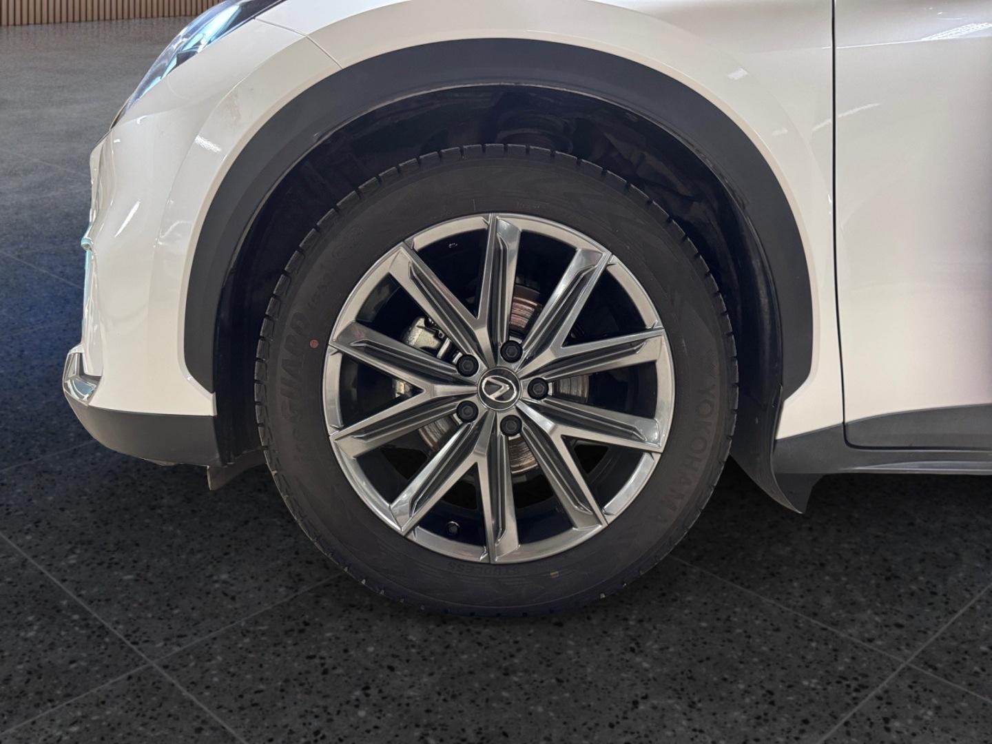 LEXUS LBX 7