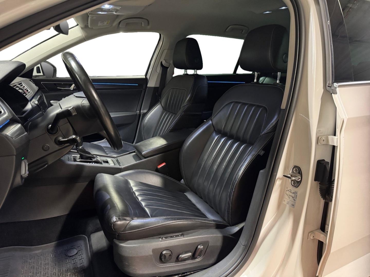 SKODA Superb 10