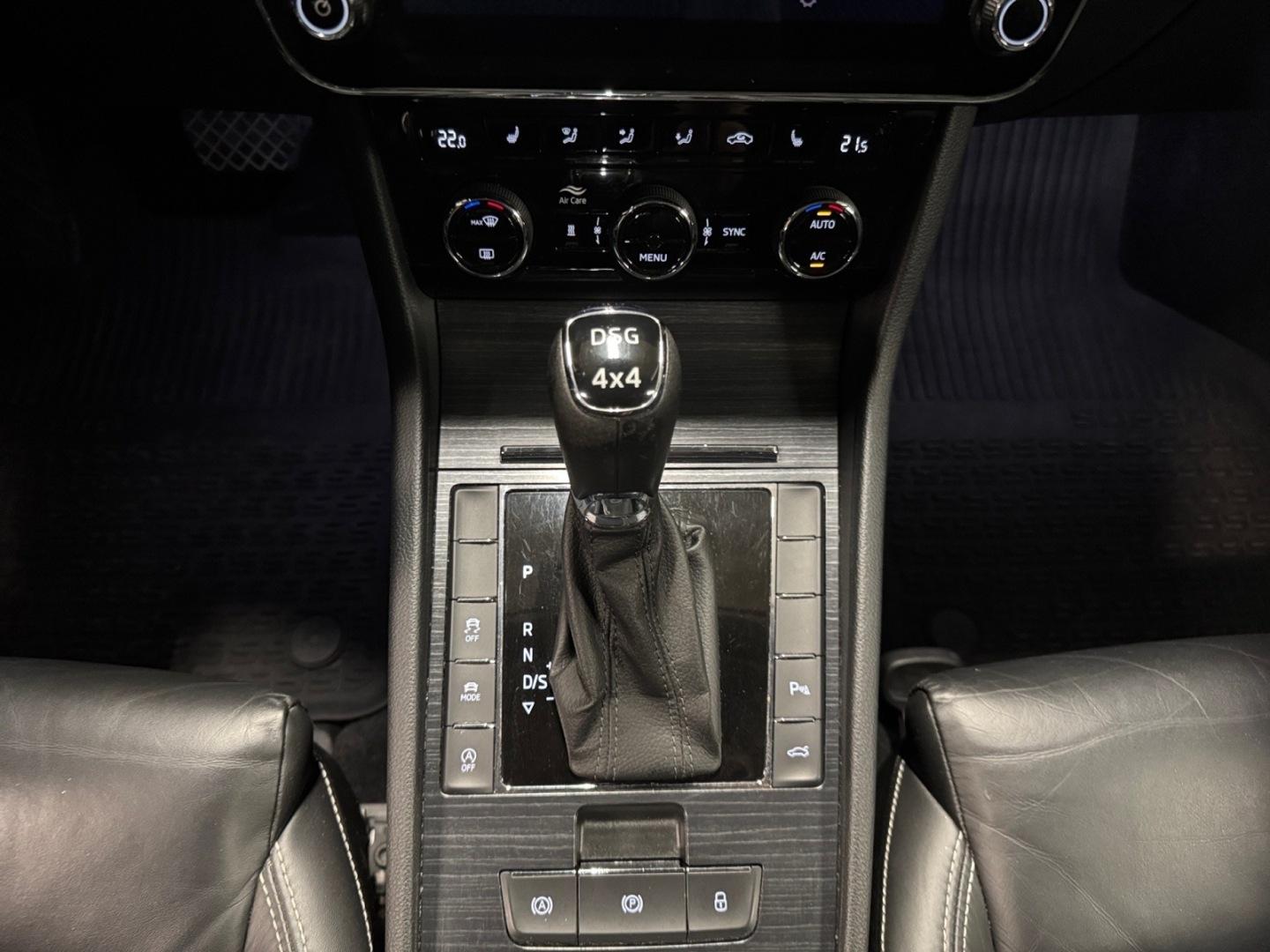 SKODA Superb 14