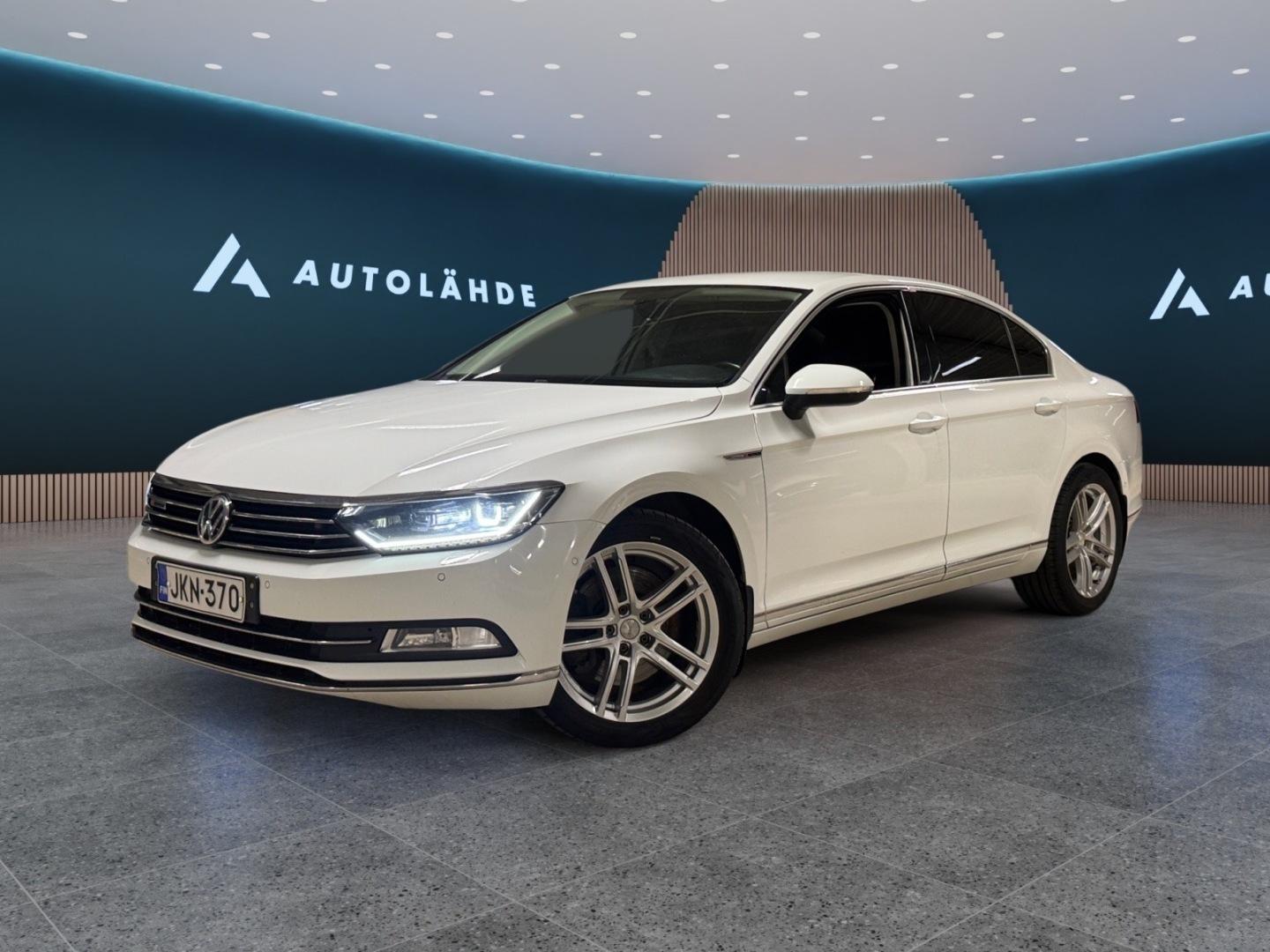 VOLKSWAGEN Passat 1
