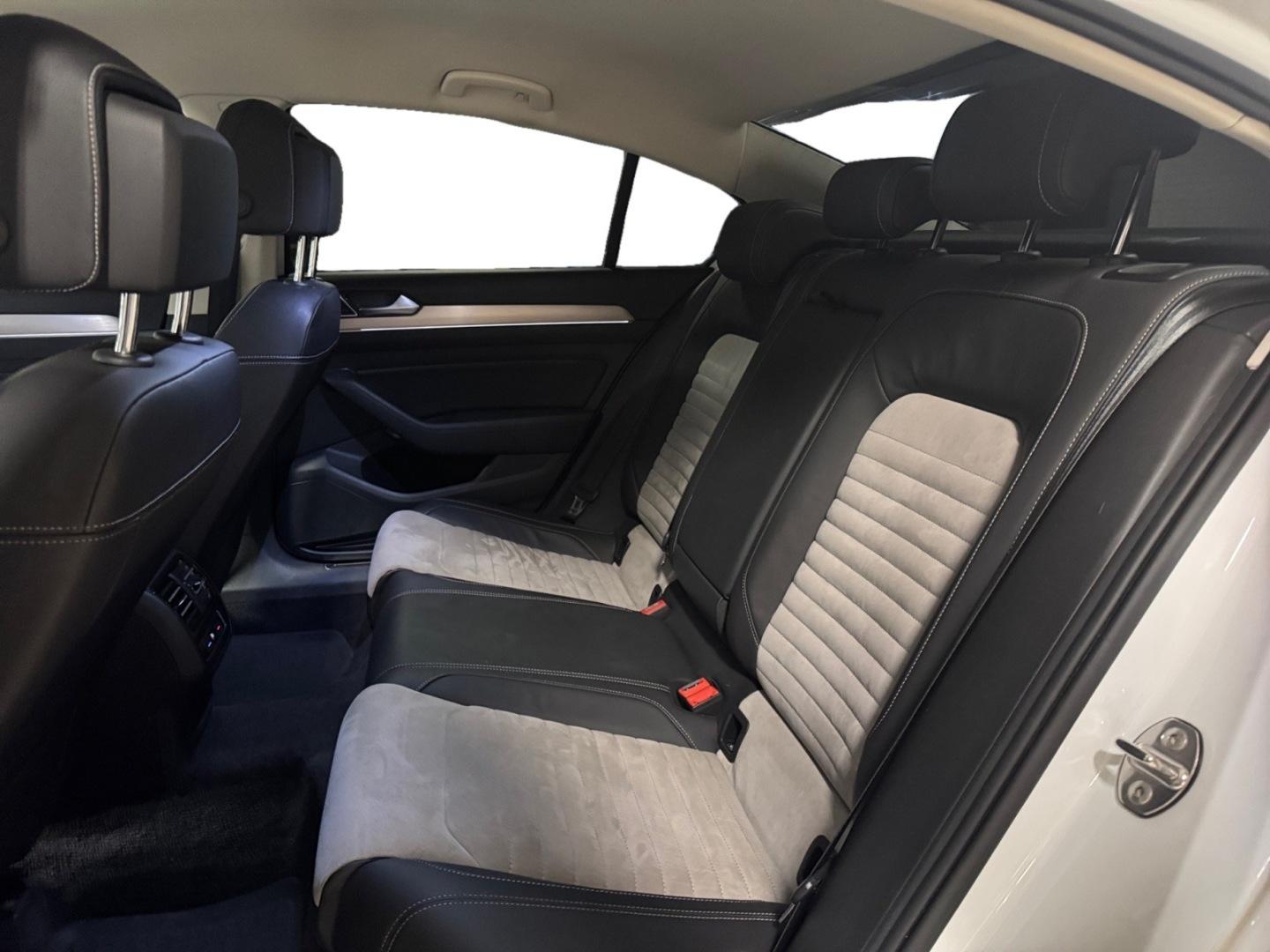 VOLKSWAGEN Passat 11