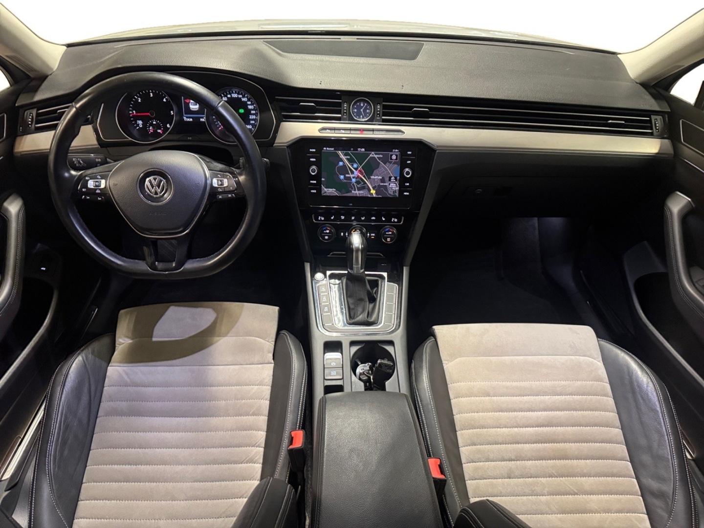 VOLKSWAGEN Passat 12