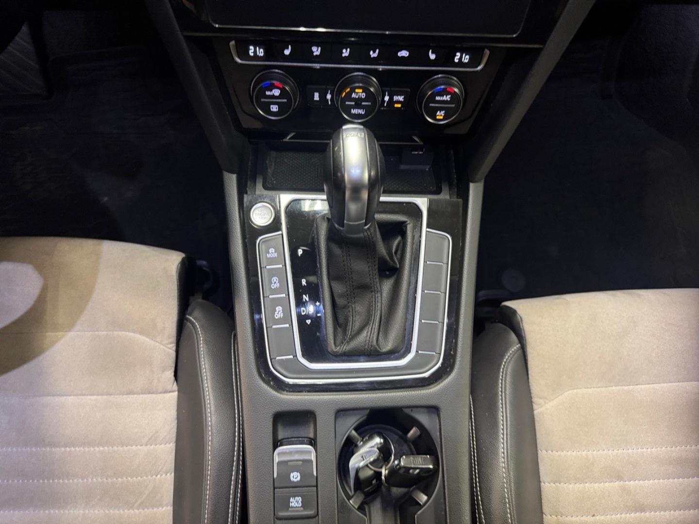 VOLKSWAGEN Passat 13