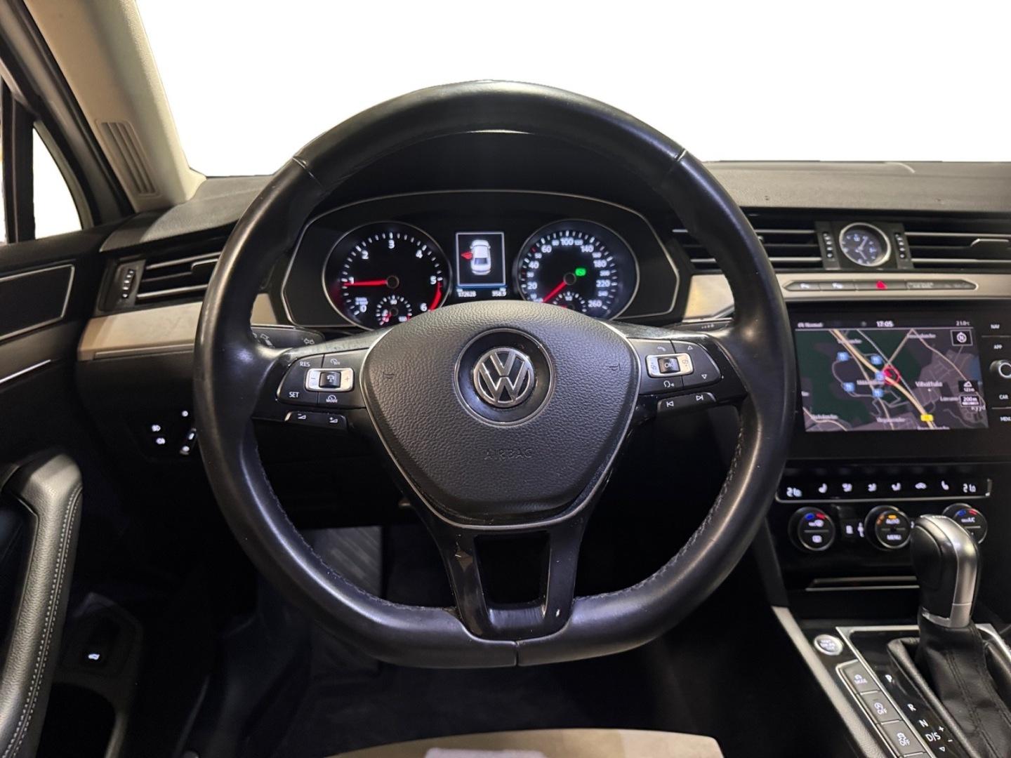 VOLKSWAGEN Passat 14
