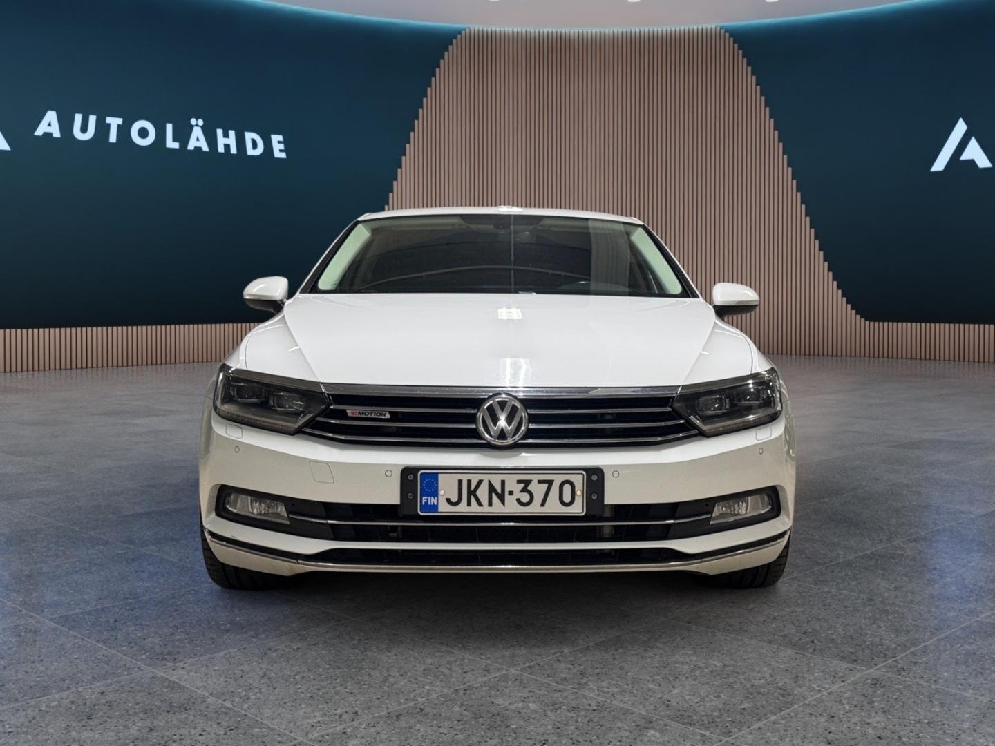 VOLKSWAGEN Passat 6