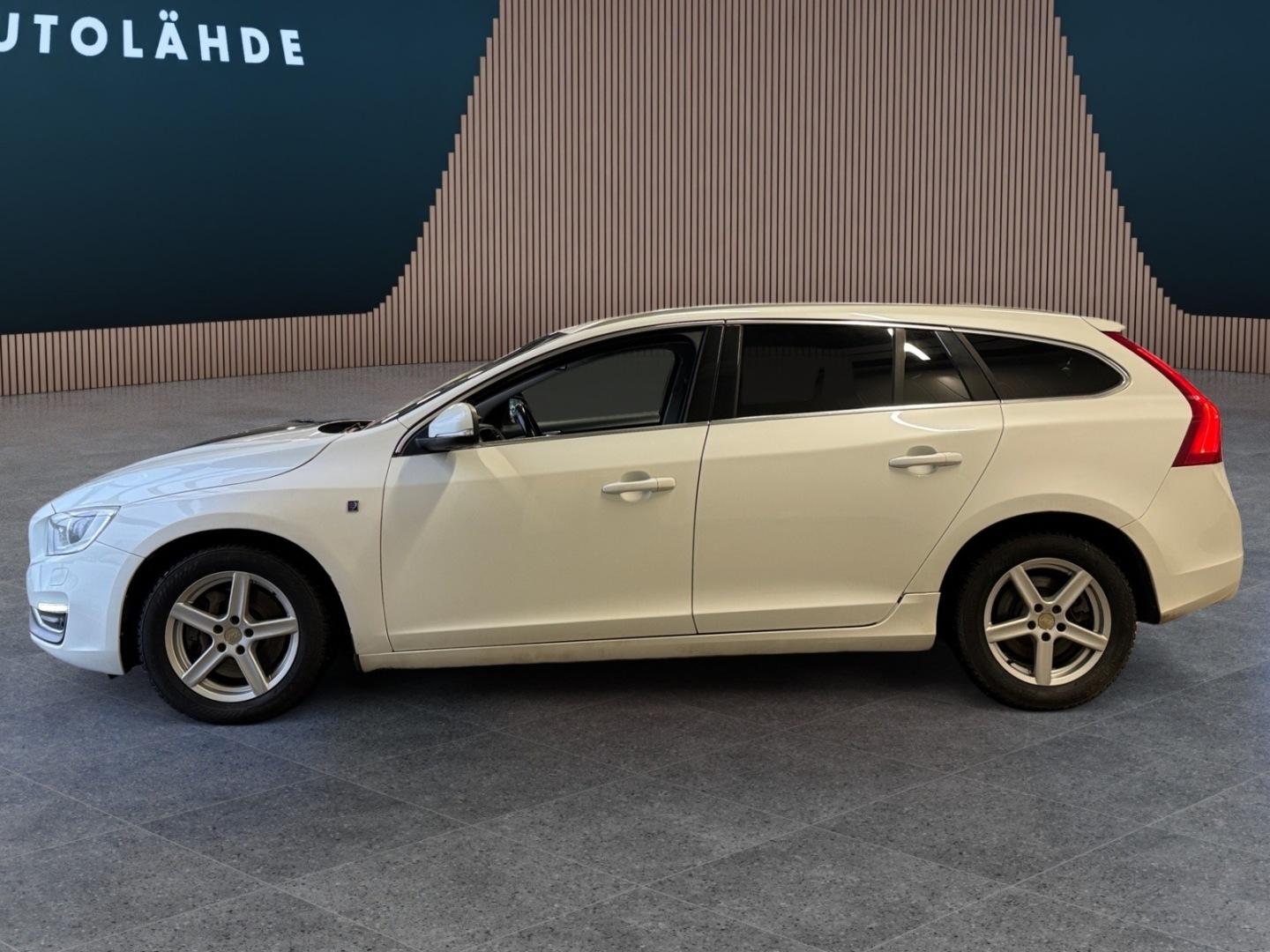 VOLVO V60 3