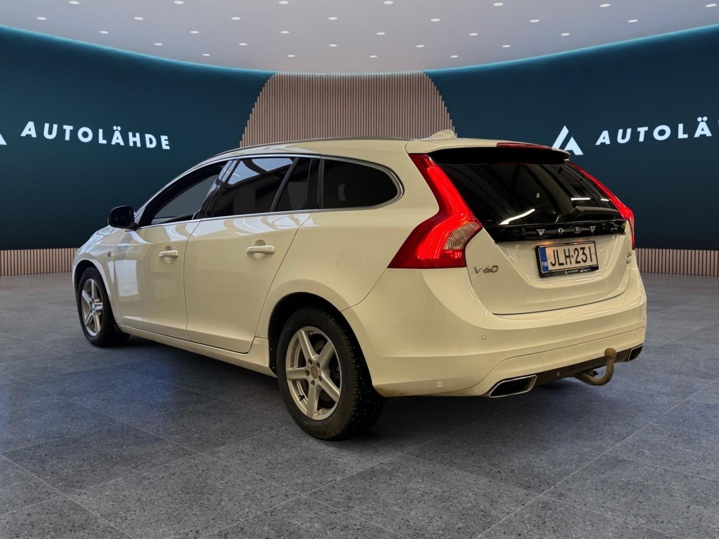 VOLVO V60 4