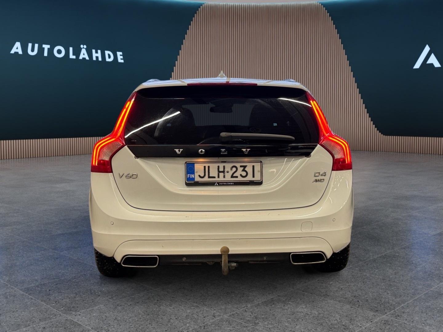 VOLVO V60 5