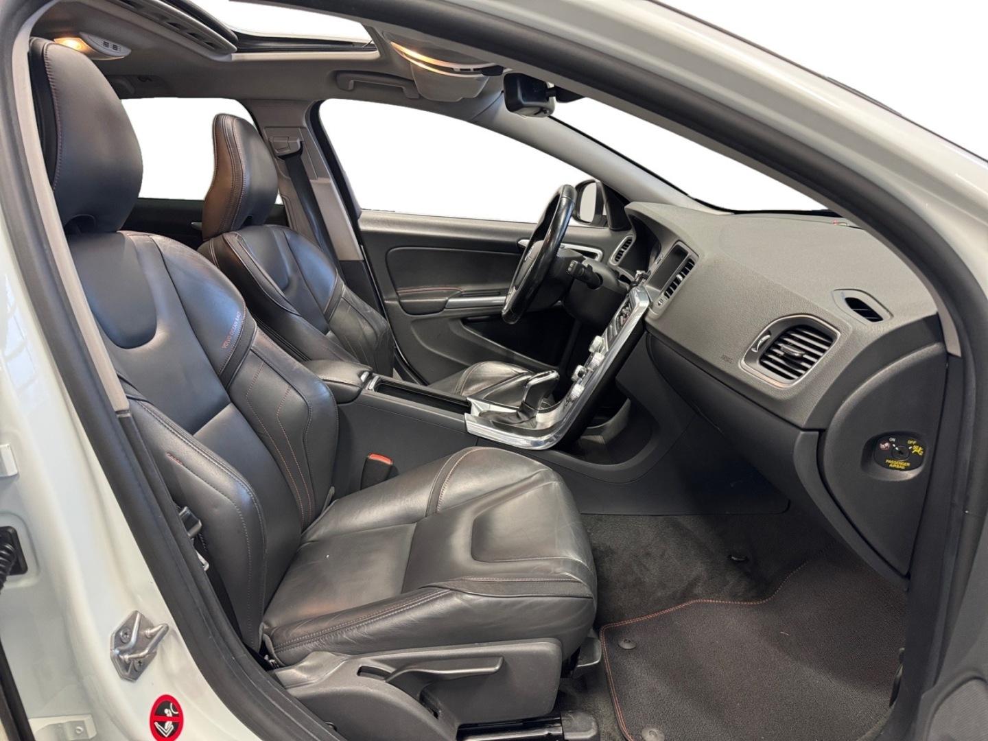 VOLVO V60 8