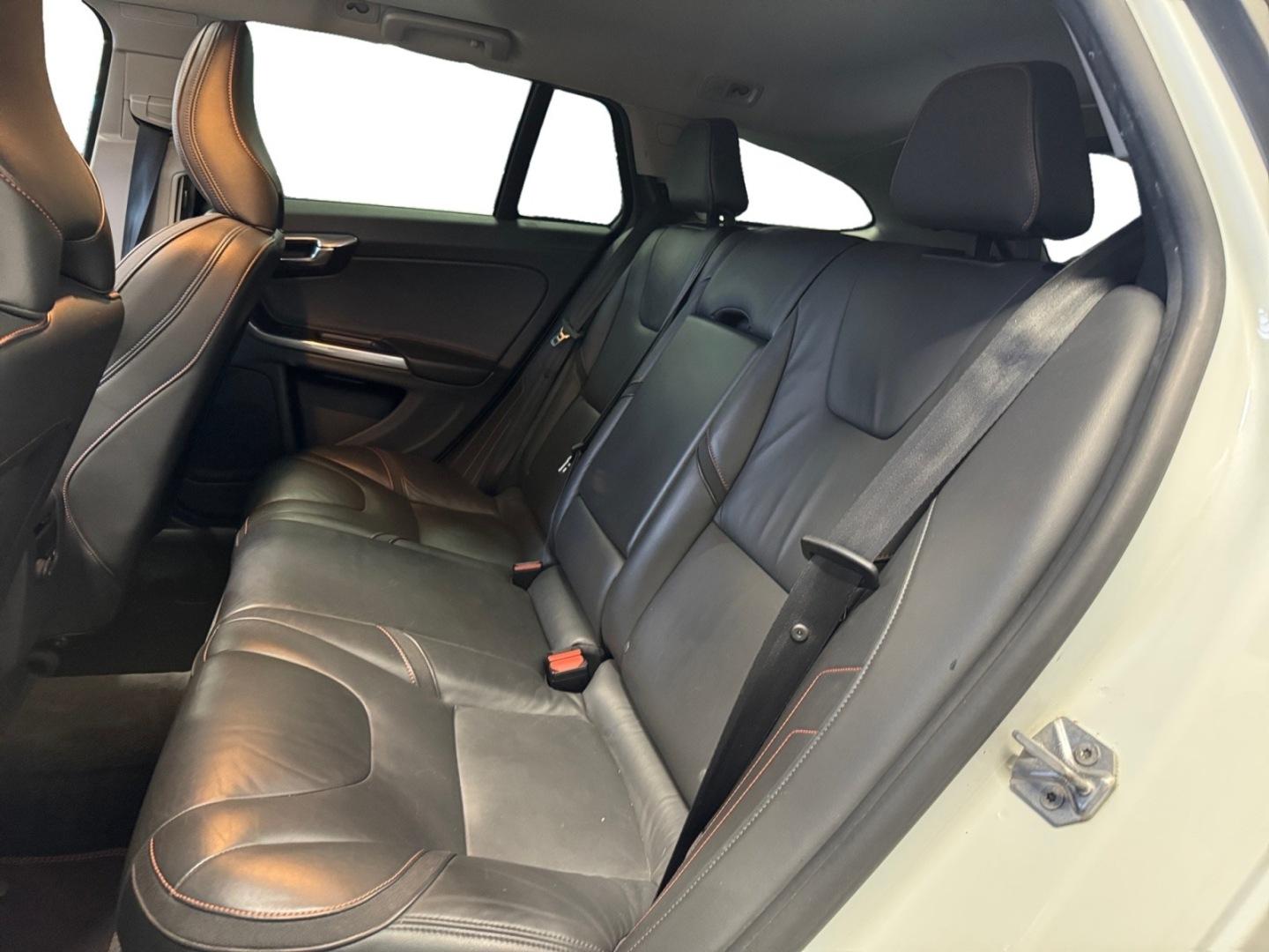 VOLVO V60 9