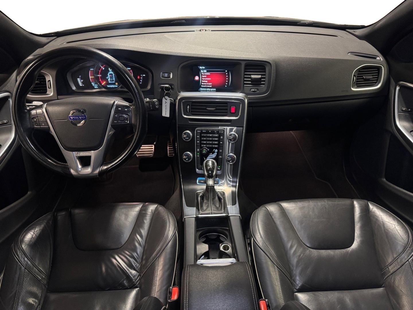 VOLVO V60 11