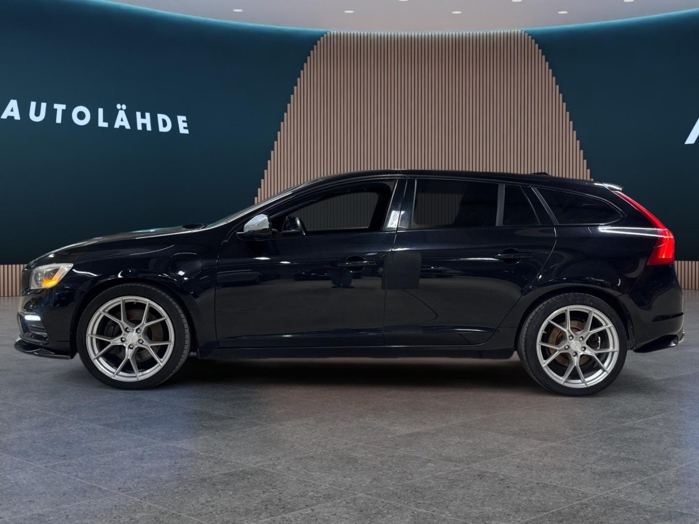 VOLVO V60 3