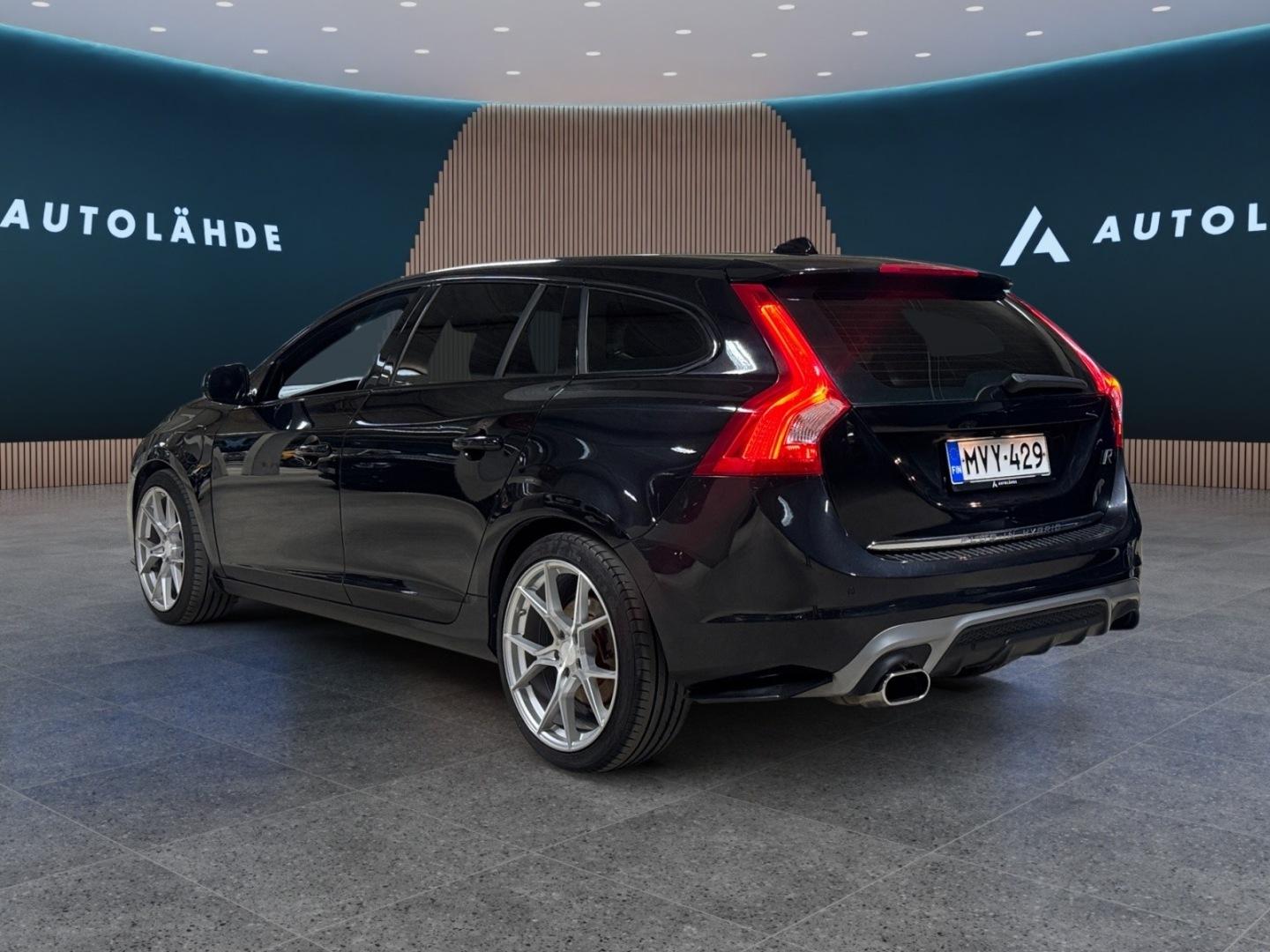 VOLVO V60 4