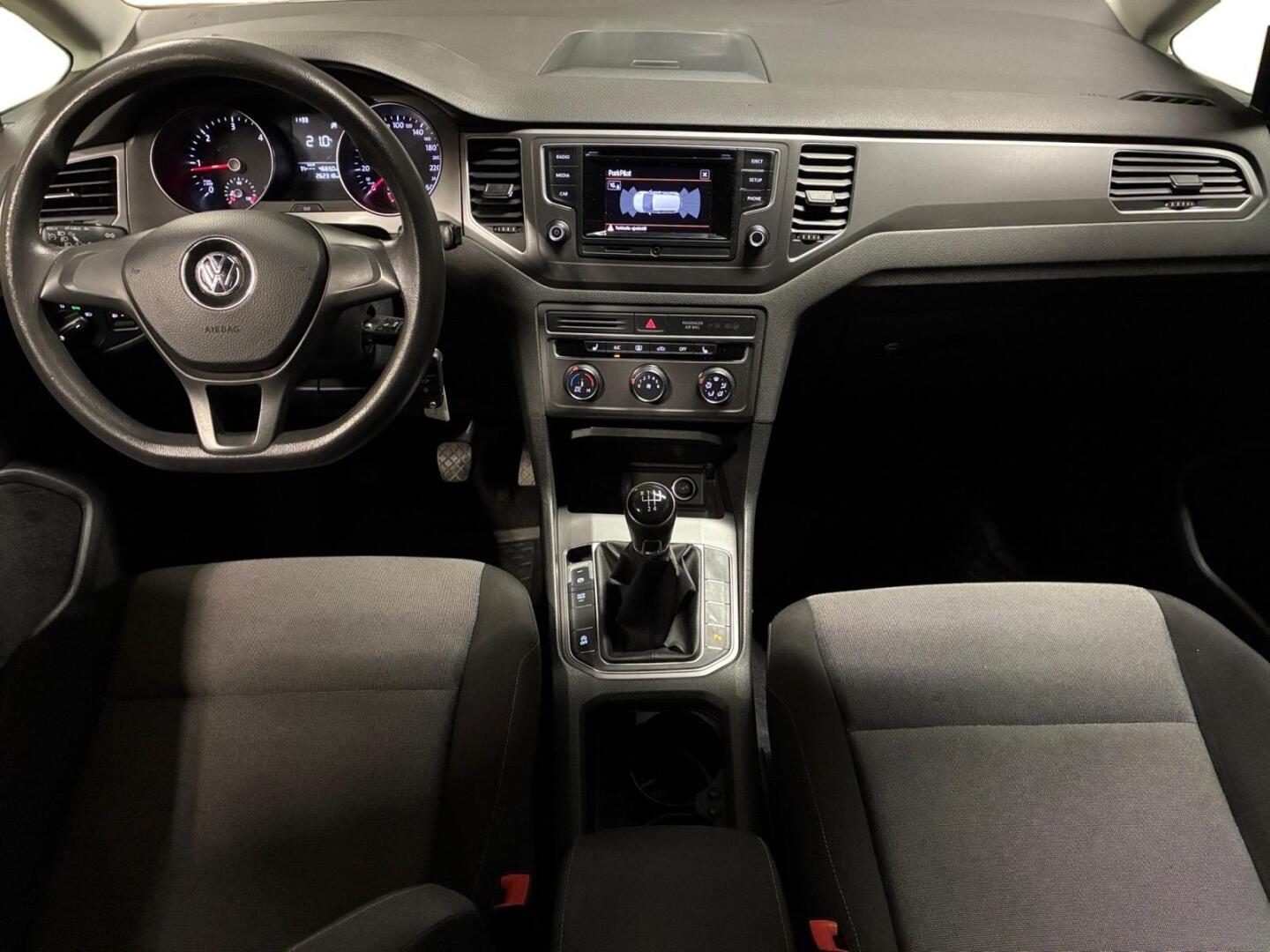 VOLKSWAGEN Golf Sportsvan 11