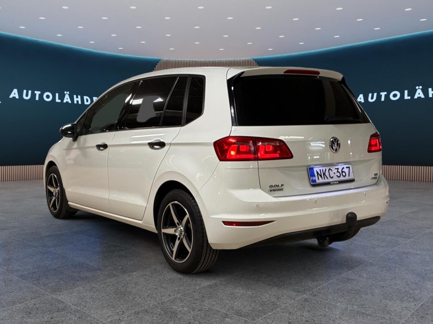 VOLKSWAGEN Golf Sportsvan 4