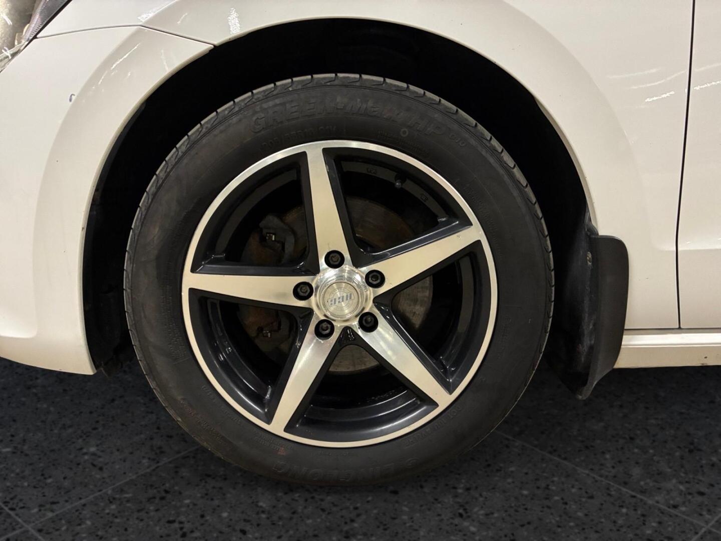 VOLKSWAGEN Golf Sportsvan 7