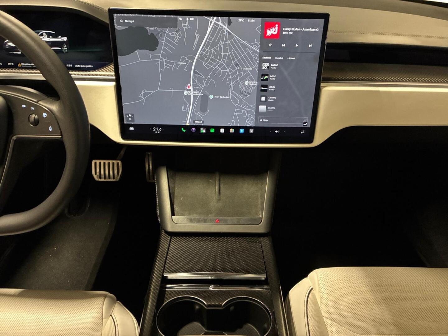 TESLA Model S 13