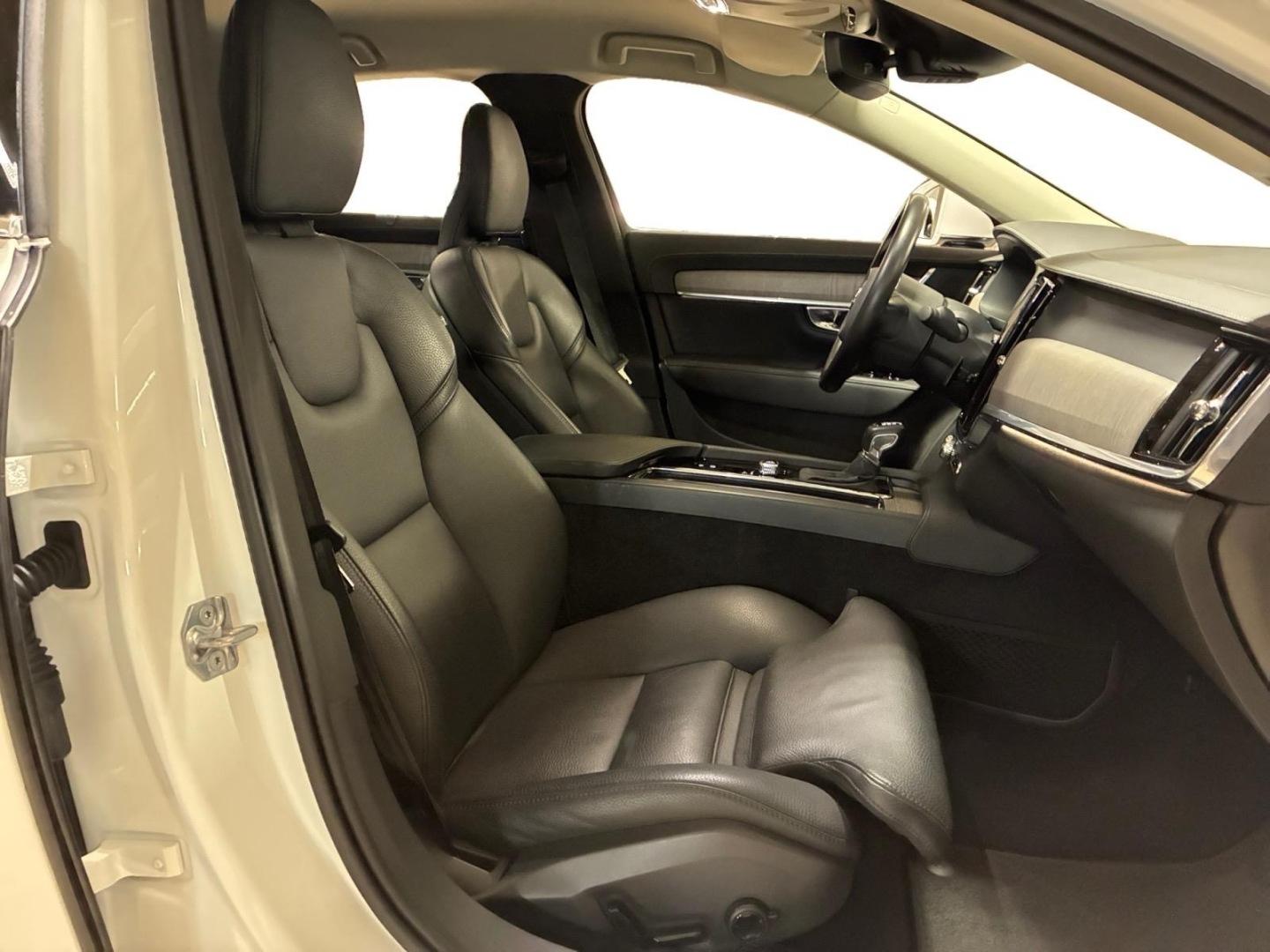 VOLVO S90 10