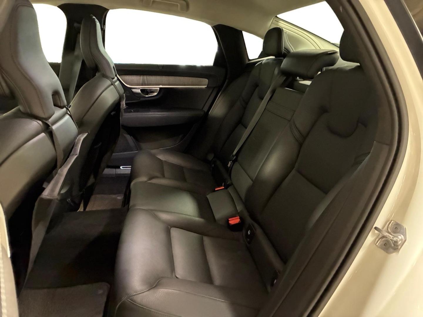 VOLVO S90 11