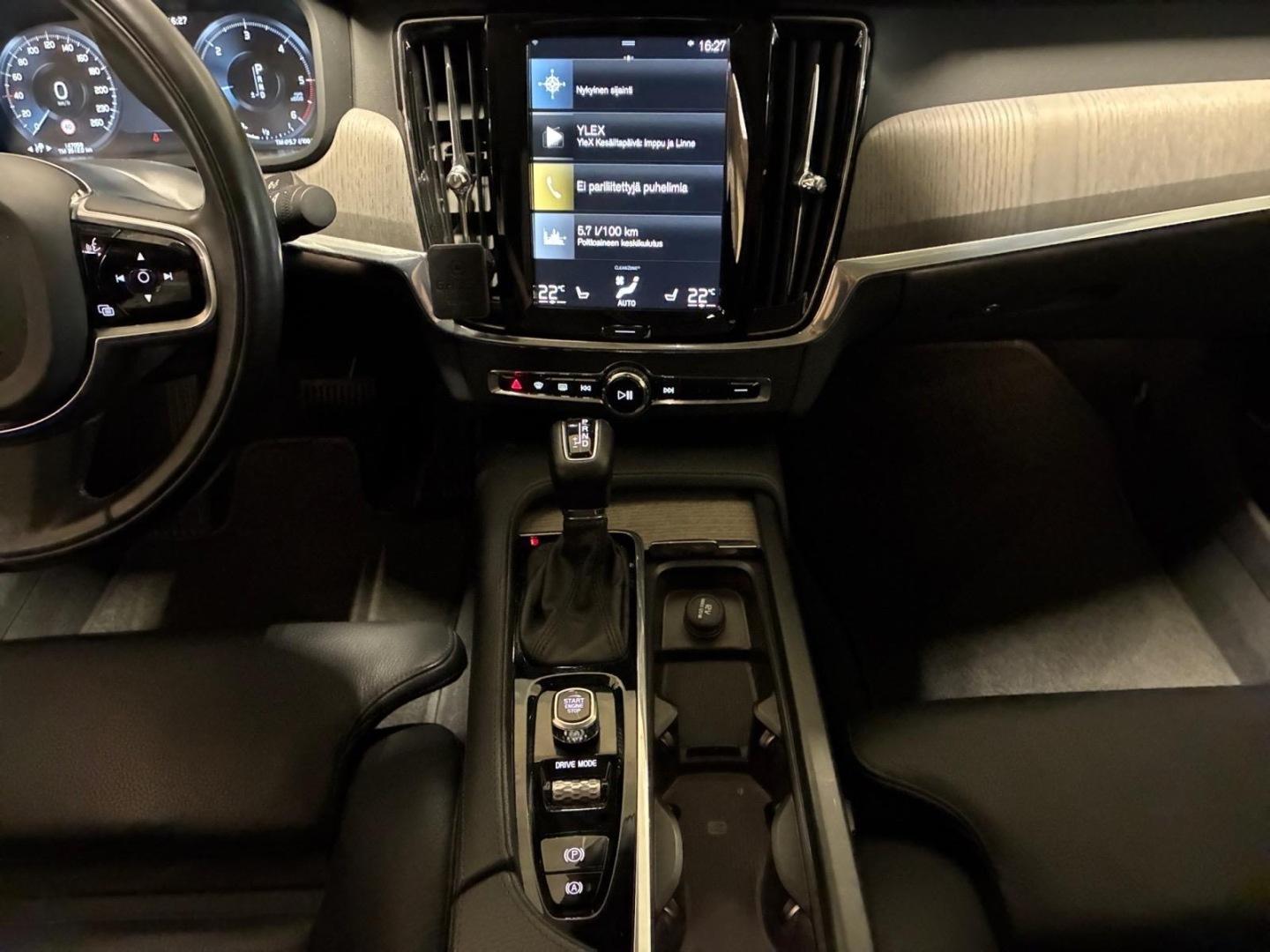 VOLVO S90 13