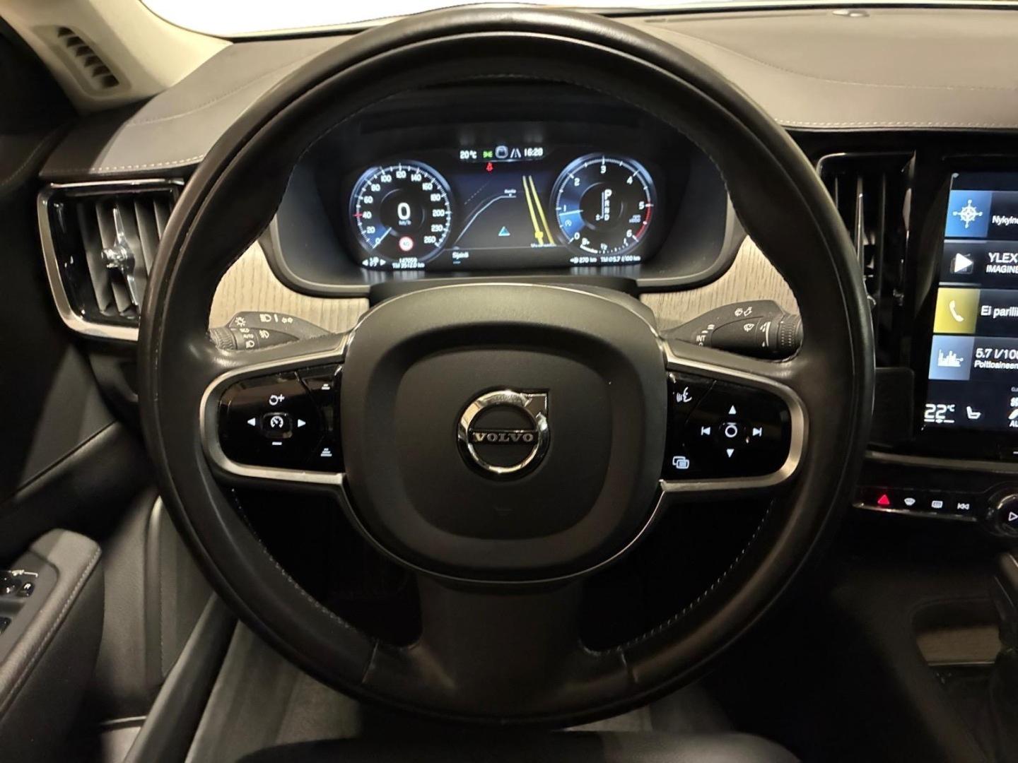 VOLVO S90 14