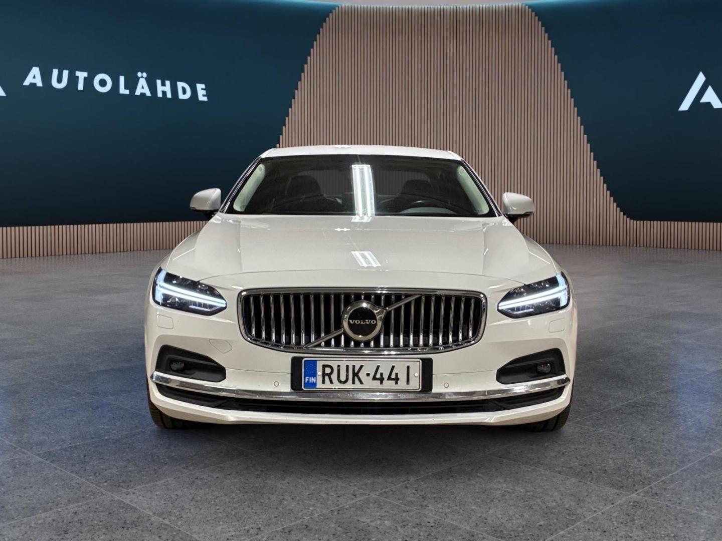 VOLVO S90 6