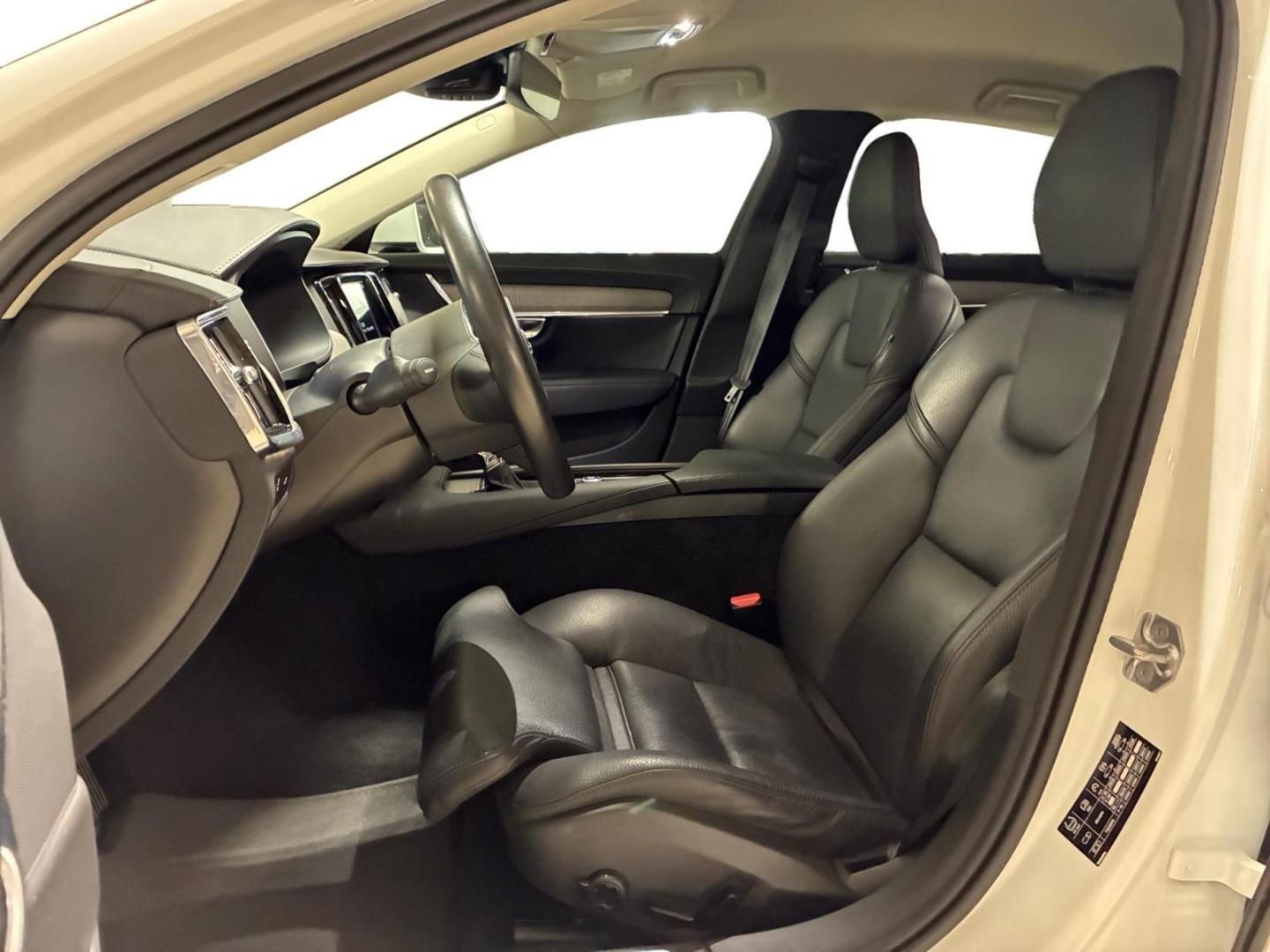VOLVO S90 9