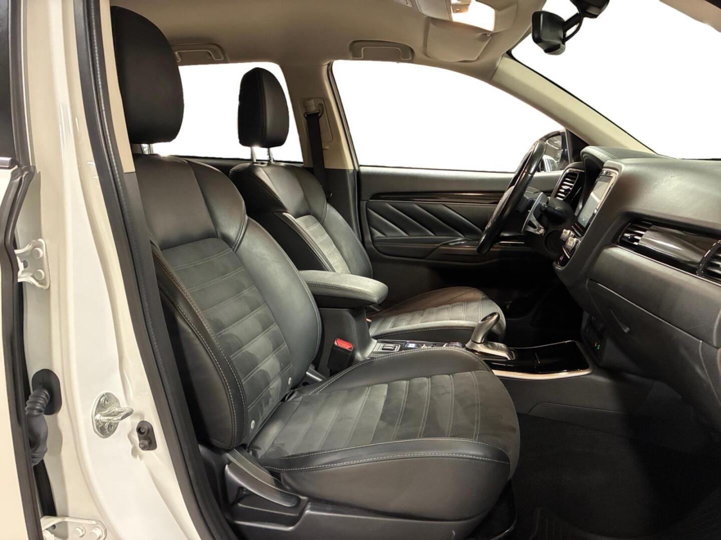 MITSUBISHI Outlander 10